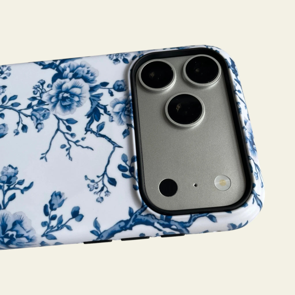 Detailed view of the precision-cut raised camera bezel on the iPhone 17 Pro Max case, ensuring maximum lens protection.